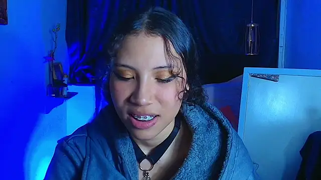 Snapshot of avans_15 chatting on 02-06-25, 01:27 avans 15 online show from 02-06-25, 01:27