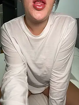 lilylush24 online show from 03-18-25, 11:22