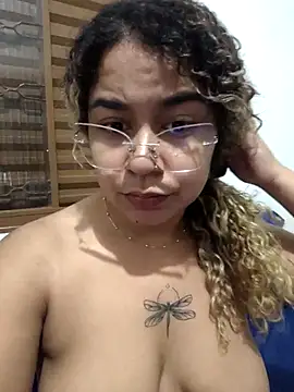 VitoriaFernandes online show from 09-11-25, 02:33