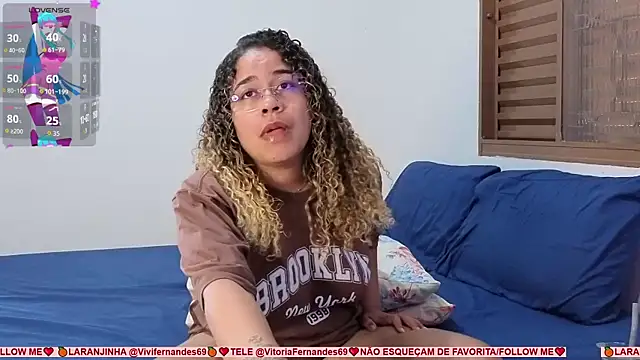 VitoriaFernandes online show from 10-22-25, 07:02