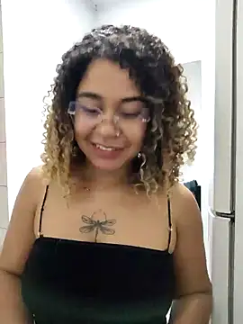 VitoriaFernandes online show from 02-19-26, 09:45