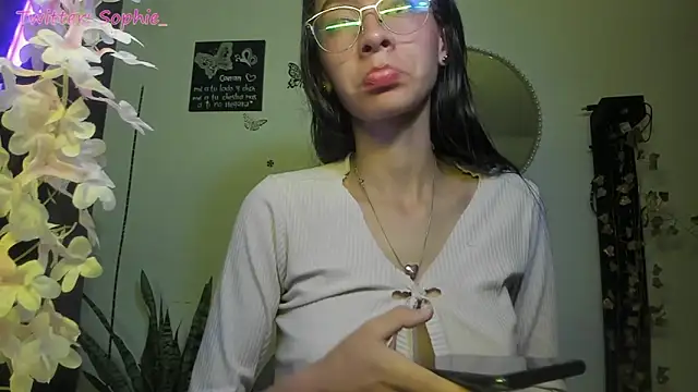 Sophie sweett19 online show from 03-07-25, 04:24