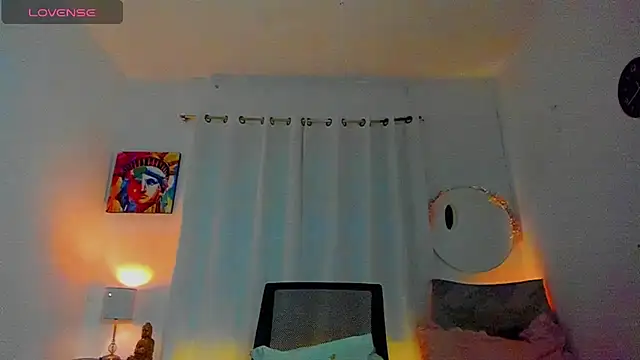 Snapshot of Sophie_sweett19 chatting on 05-02-26, 01:44 Sophie sweett19 online show from 05-02-26, 01:44