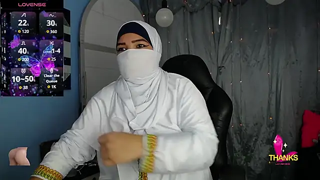 Snapshot of Falak-Yasin chatting on 10-19-25, 01:14 Falak-Yasin online show from 10-19-25, 01:14