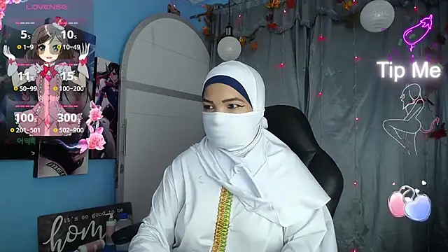 Snapshot of Falak-Yasin chatting on 03-18-25, 12:17 Falak-Yasin online show from 03-18-25, 12:17