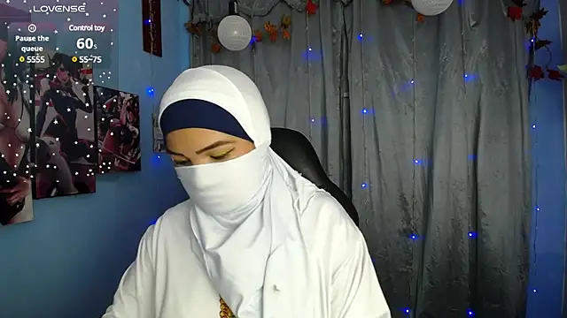 Snapshot of Falak-Yasin chatting on 02-15-25, 12:11 Falak-Yasin online show from 02-15-25, 12:11