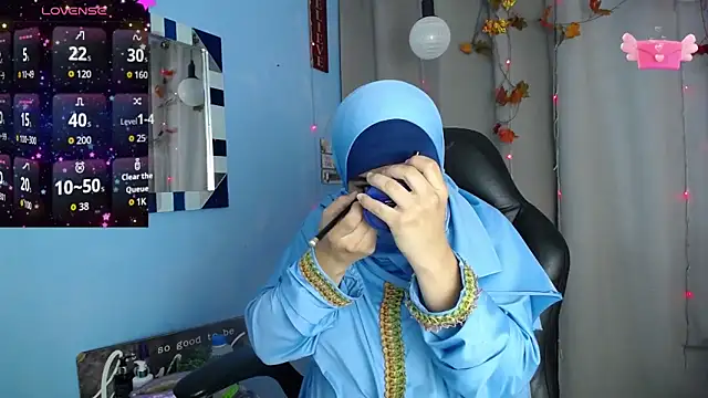 Snapshot of Falak-Yasin chatting on 09-13-25, 12:38 Falak-Yasin online show from 09-13-25, 12:38