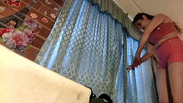 ValeriaLacrozee online show from 10-01-25, 06:01