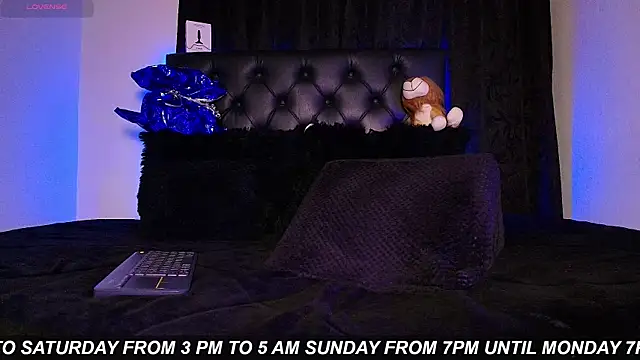 Snapshot of James1lee_ chatting on 07-13-26, 03:50 James1lee online show from 07-13-26, 03:50
