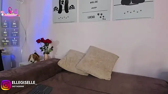 ElleGisellee online show from 02-26-26, 06:02