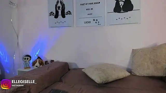 ElleGisellee online show from 09-29-25, 03:35