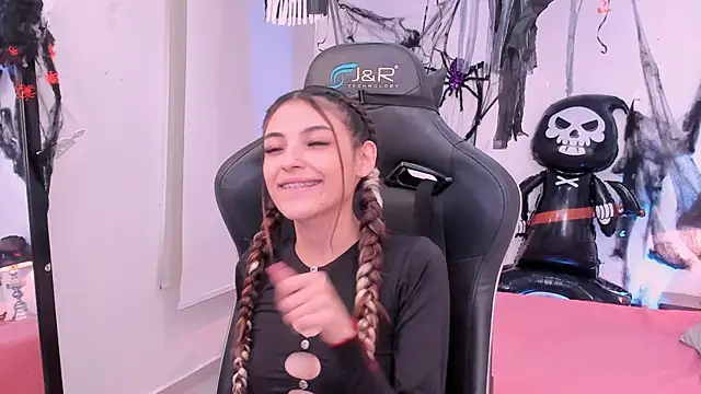 sofiarouge online show from 10-16-25, 08:17