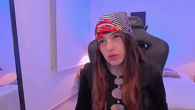 sofiarouge online show from 12-16-25, 07:51