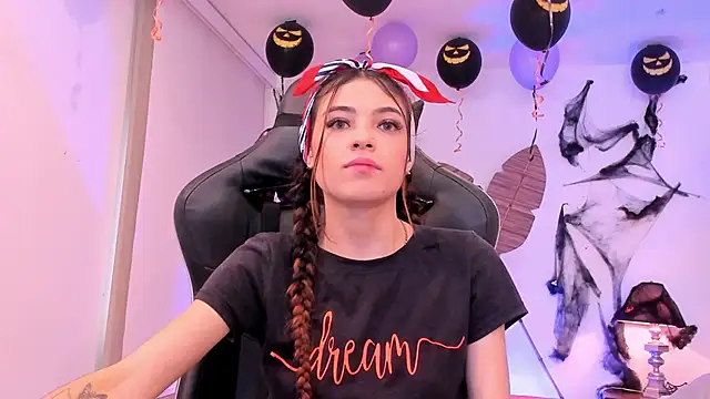 sofiarouge online show from 10-20-25, 07:36