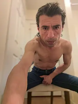 Snapshot of Natural_sexy33 chatting on 03-10-25, 07:00 Natural sexy33 online show from 03-10-25, 07:00