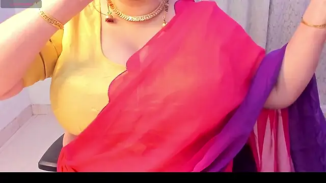 Snapshot of Gulabi_Queen chatting on 11-02-25, 05:29 Gulabi Queen online show from 11-02-25, 05:29