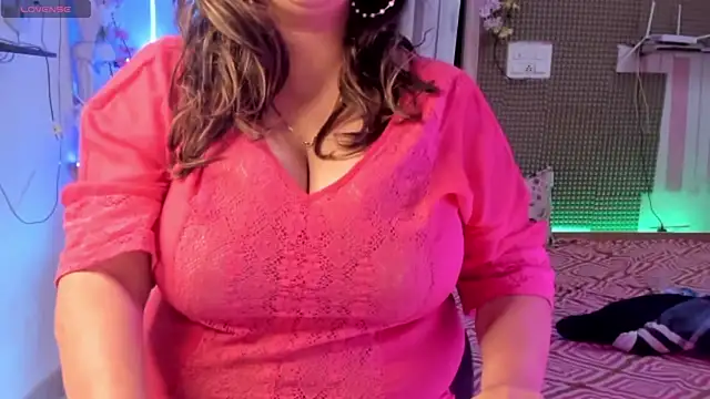 Snapshot of Gulabi_Queen chatting on 02-09-25, 11:04 Gulabi Queen online show from 02-09-25, 11:04