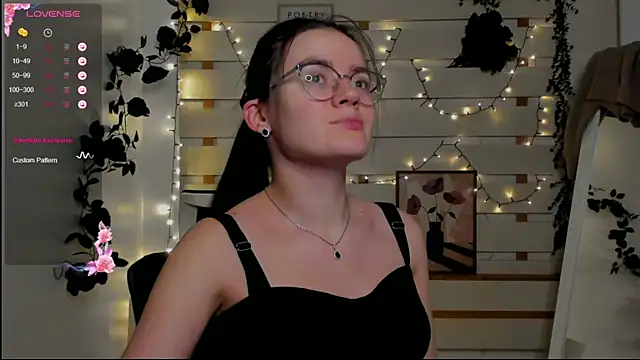 Snapshot of Josephine_jo chatting on 02-22-26, 01:13 Josephine jo online show from 02-22-26, 01:13