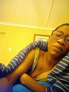 Snapshot of bustybillies chatting on 06-18-26, 04:44 bustybillies online show from 06-18-26, 04:44