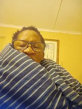 Snapshot of bustybillies chatting on 06-12-26, 04:05 bustybillies online show from 06-12-26, 04:05
