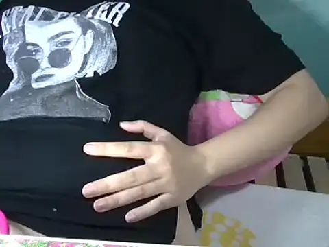 Snapshot of Mine-999 chatting on 10-21-25, 02:05 Mine-999 online show from 10-21-25, 02:05