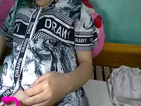 Snapshot of Mine-999 chatting on 10-16-25, 01:08 Mine-999 online show from 10-16-25, 01:08