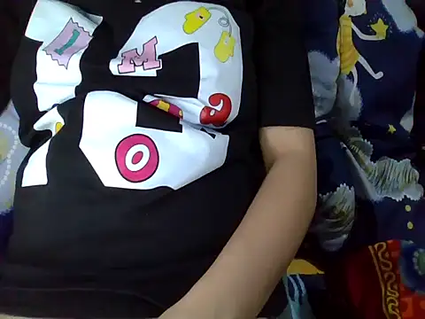 Snapshot of Mine-999 chatting on 10-29-25, 01:32 Mine-999 online show from 10-29-25, 01:32