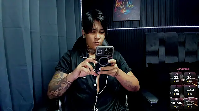 ZhoeStrong online show from 11-10-25, 04:28