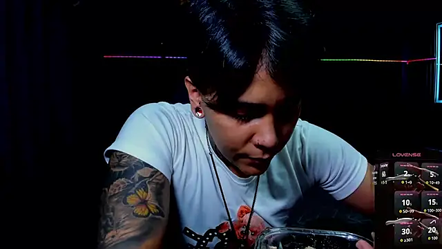 ZhoeStrong online show from 11-28-25, 09:59