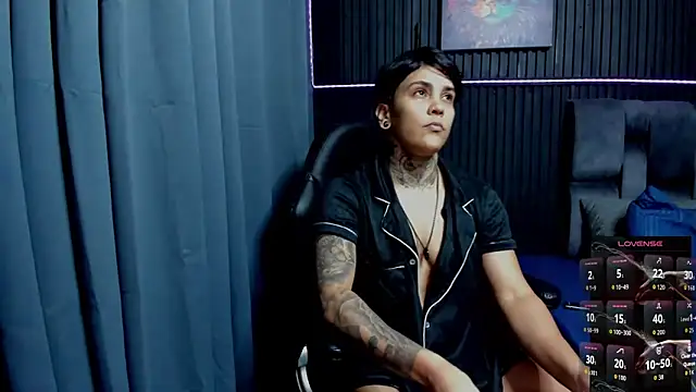 ZhoeStrong online show from 11-26-25, 10:43