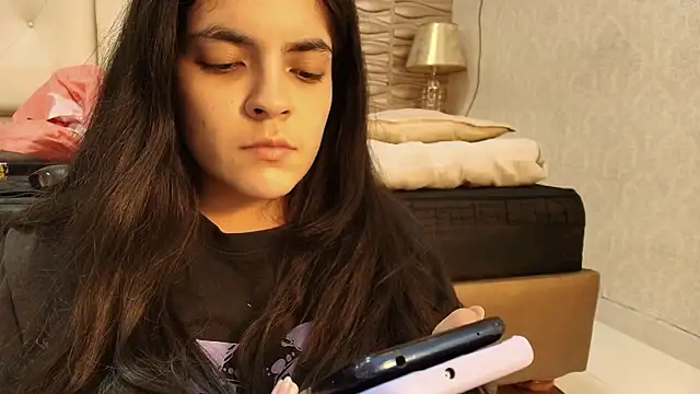 sofiaclauss online show from 10-24-25, 10:20