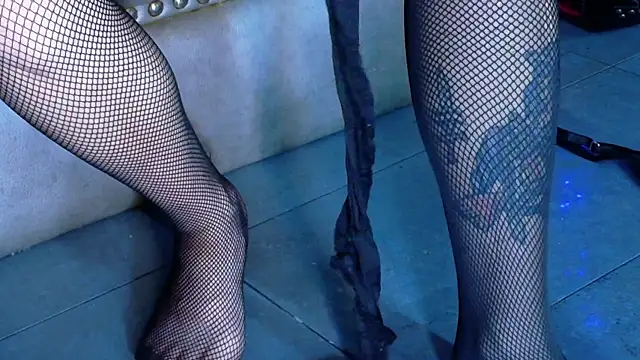 LusstCruella online show from 12-17-25, 02:33