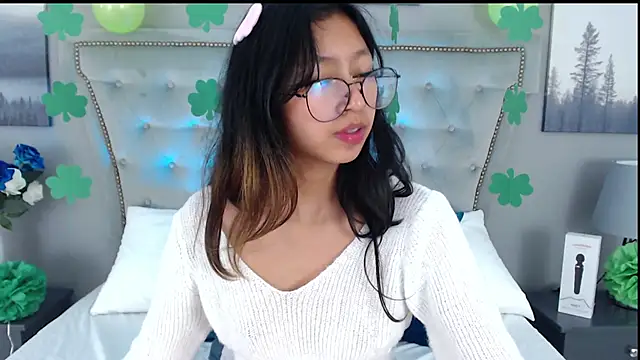 Yommi Winx online show from 03-18-25, 09:56