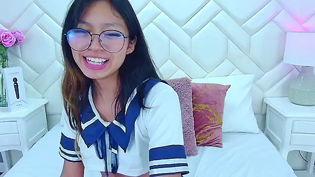 Yommi Winx online show from 03-22-25, 05:39