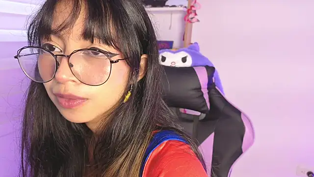 Yommi Winx online show from 11-13-25, 08:02