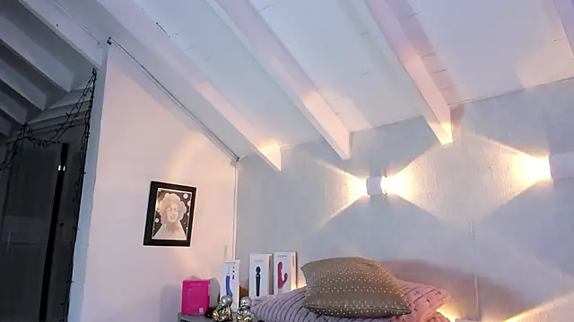 Martina Miiller online show from 01-08-26, 01:39