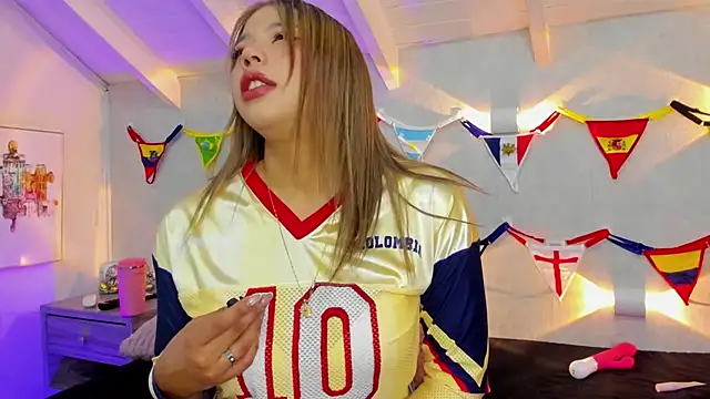 Martina Miiller online show from 06-27-26, 01:06