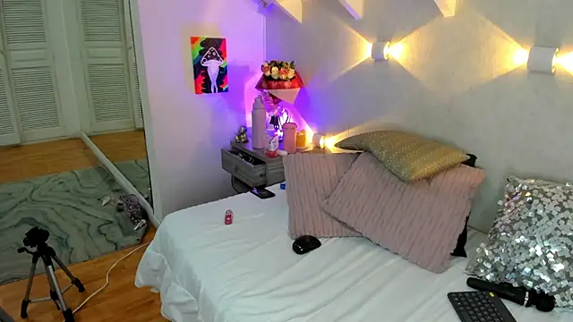 Martina Miiller online show from 03-15-26, 03:52