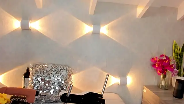 Martina Miiller online show from 04-13-26, 12:42