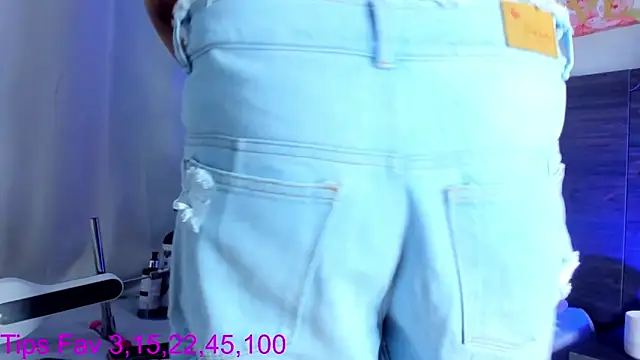 Martina Miiller online show from 11-28-25, 01:00