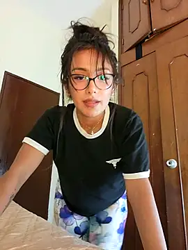 Lau1127 online show from 10-25-25, 03:28