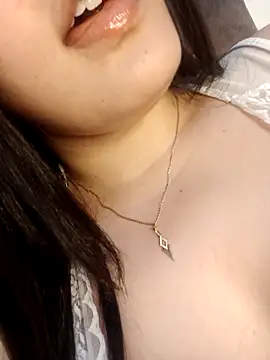 Snapshot of im_here- chatting on 10-22-25, 12:32 im here- online show from 10-22-25, 12:32