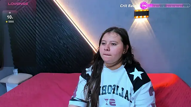 Snapshot of Laia_and_Aloby chatting on 05-19-26, 11:12 Laia and Aloby online show from 05-19-26, 11:12
