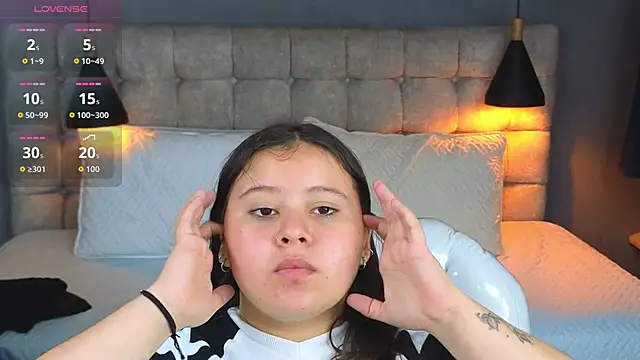 Laia and Aloby online show from 11-13-25, 11:30