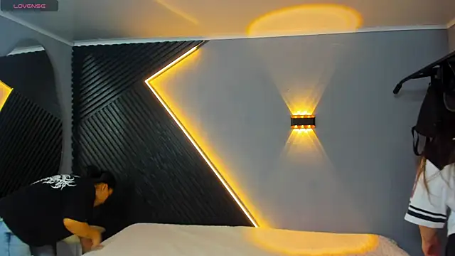 Laia and Aloby online show from 04-14-26, 10:15