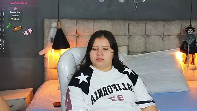 Laia and Aloby online show from 10-14-25, 10:20