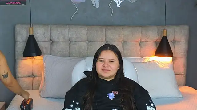 Laia and Aloby online show from 01-06-26, 10:14