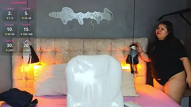 Laia and Aloby online show from 10-16-25, 10:18