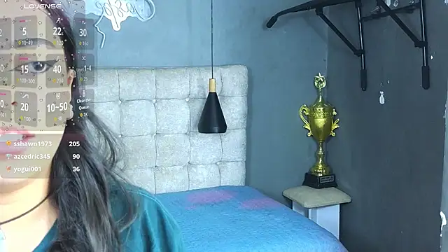 Laia and Aloby online show from 10-30-25, 10:06