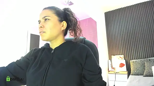 Snapshot of natasha__jackson chatting on 01-10-26, 12:33 natasha jackson online show from 01-10-26, 12:33